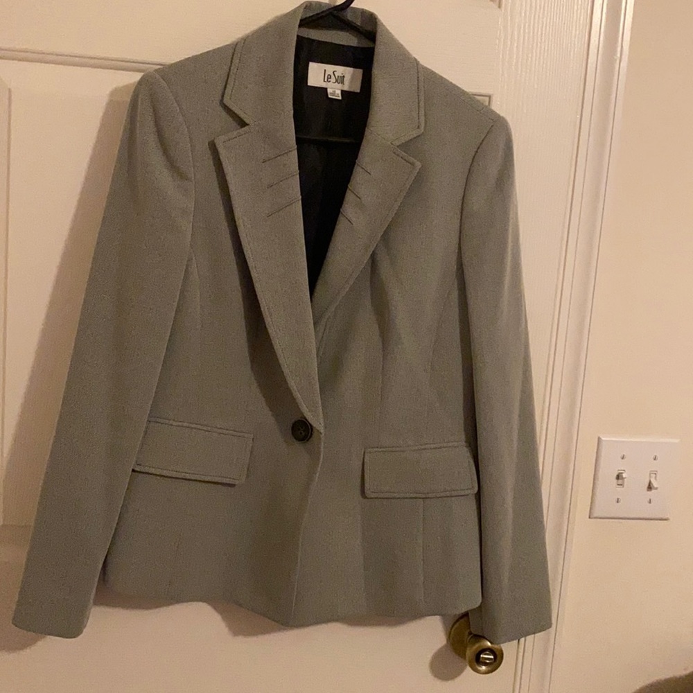 Le Suit blazer light gray sz 10